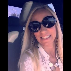 Meet your Posher, Aidita